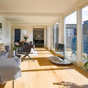 Spacious 3-bedroom With A Rooftop Terrace In The Center Of Apartment