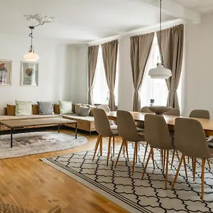 Nyhavn - Luxurious 3-4 Bedroom Apartment